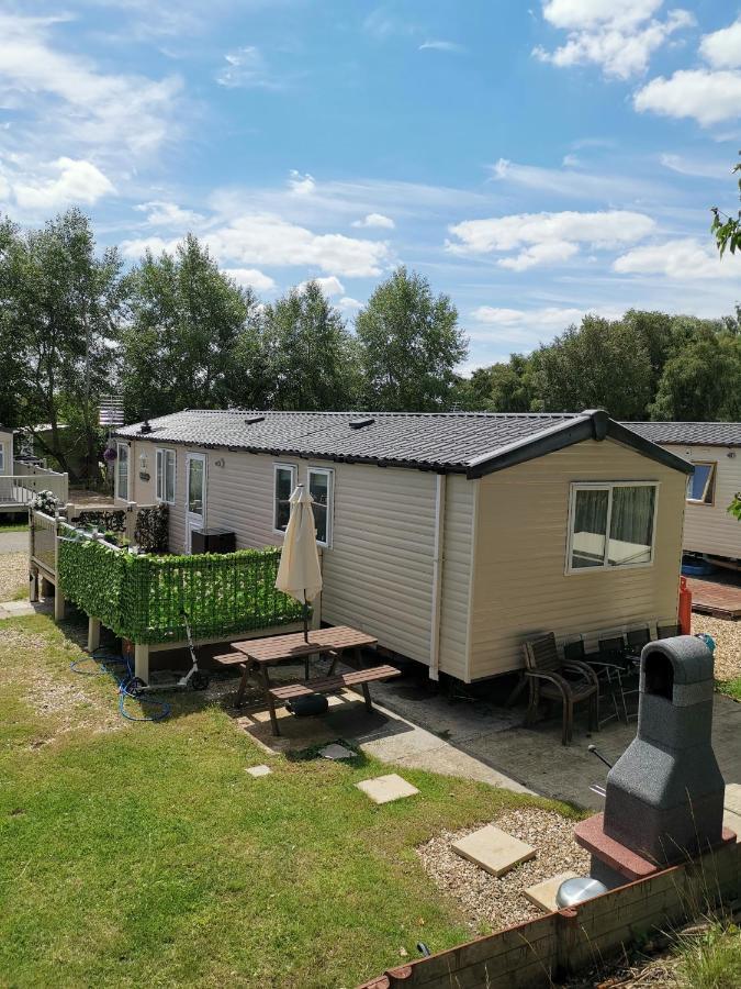 3 Bedroom Caravan With Hot Tub Tattershall Lakes 外观 照片
