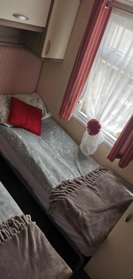 3 Bedroom Caravan With Hot Tub Tattershall Lakes 外观 照片