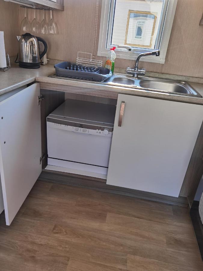 3 Bedroom Caravan With Hot Tub Tattershall Lakes 外观 照片