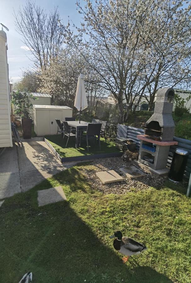 3 Bedroom Caravan With Hot Tub Tattershall Lakes 外观 照片