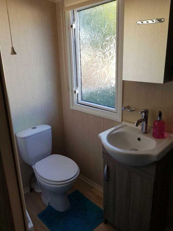 3 Bedroom Caravan With Hot Tub Tattershall Lakes 外观 照片