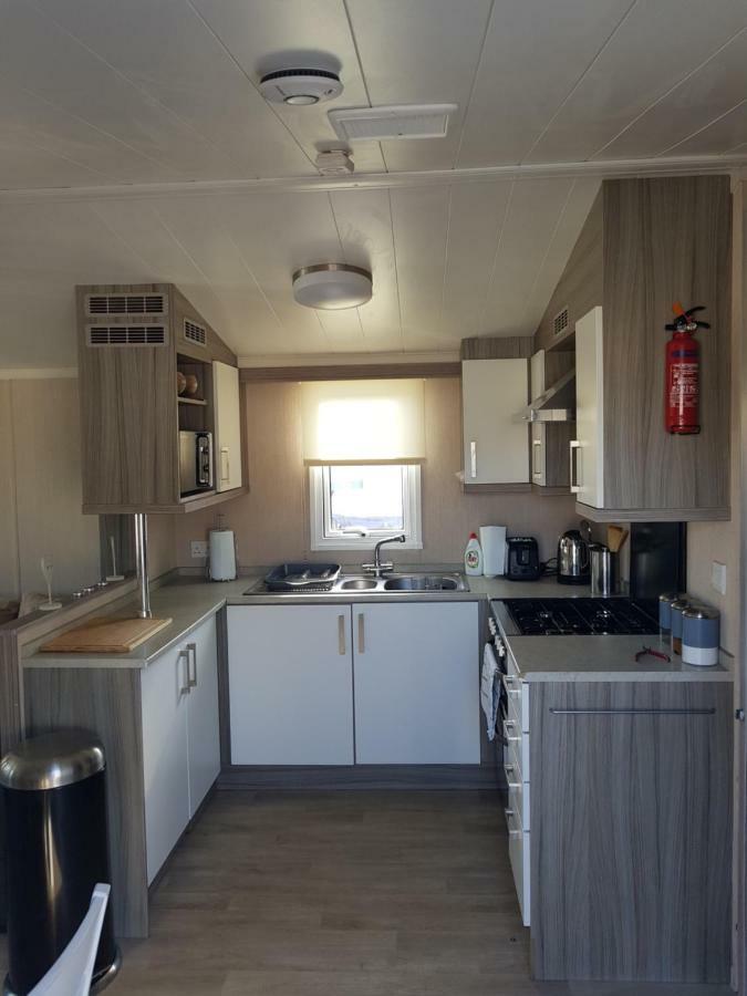 3 Bedroom Caravan With Hot Tub Tattershall Lakes 外观 照片