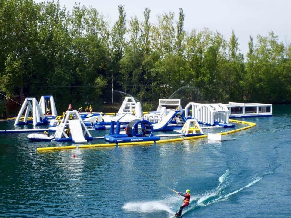 3 Bedroom Caravan With Hot Tub Tattershall Lakes 外观 照片