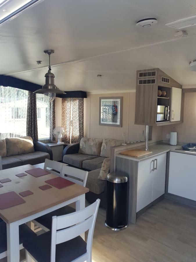 3 Bedroom Caravan With Hot Tub Tattershall Lakes 外观 照片