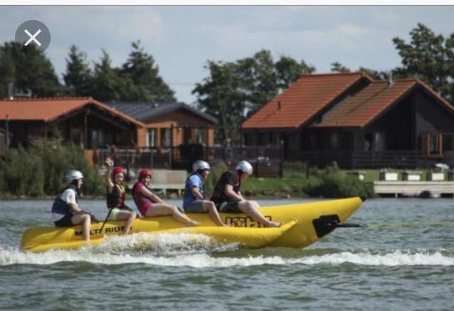 3 Bedroom Caravan With Hot Tub Tattershall Lakes 外观 照片